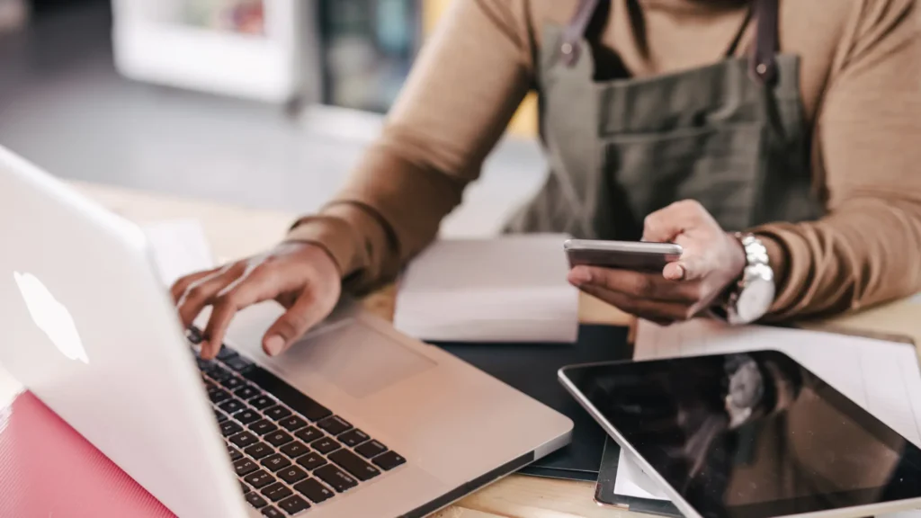 how to build a financial dashboard